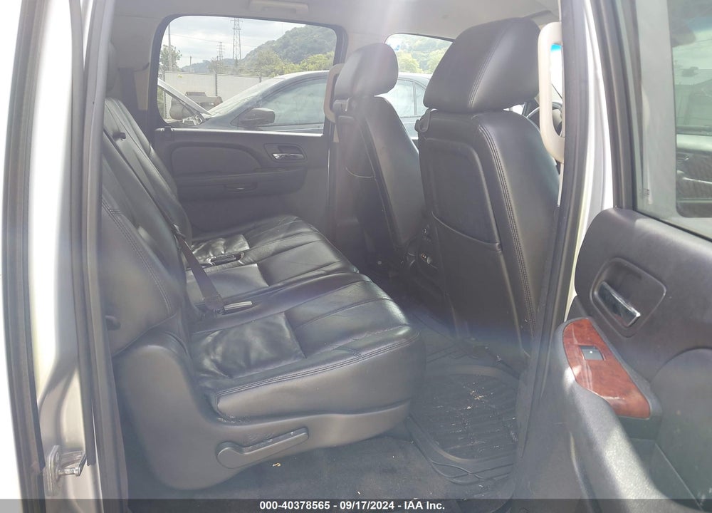 2012 CHEVROLET SUBURBAN 1500 LT VIN: 1GNSCJE07CR138401