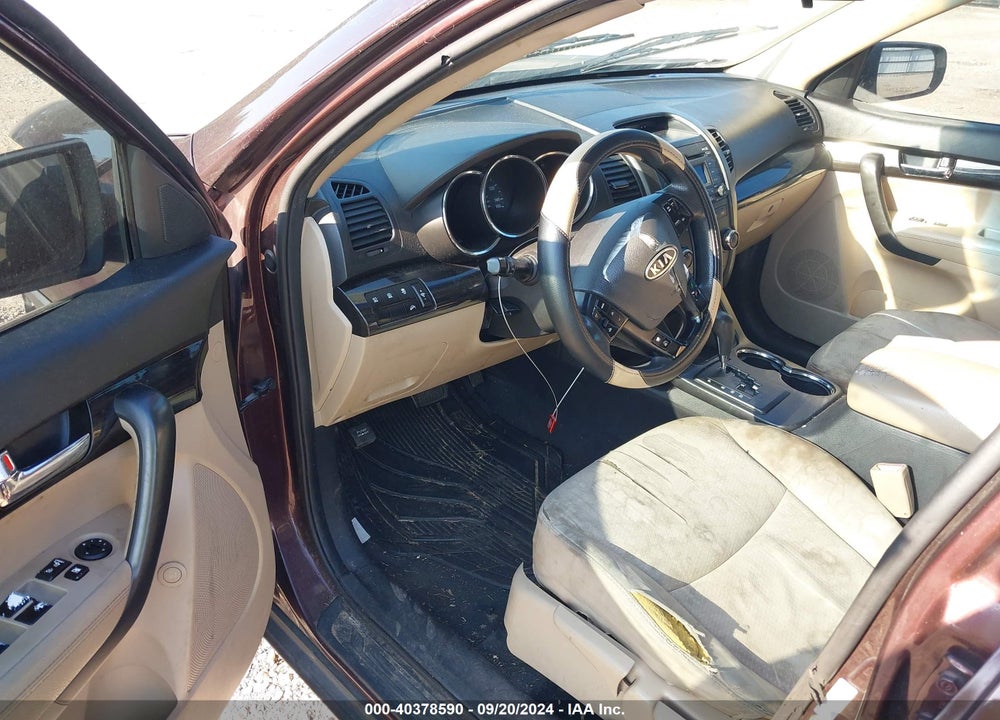 2013 KIA SORENTO LX V6 VIN: 5XYKT4A28DG322957