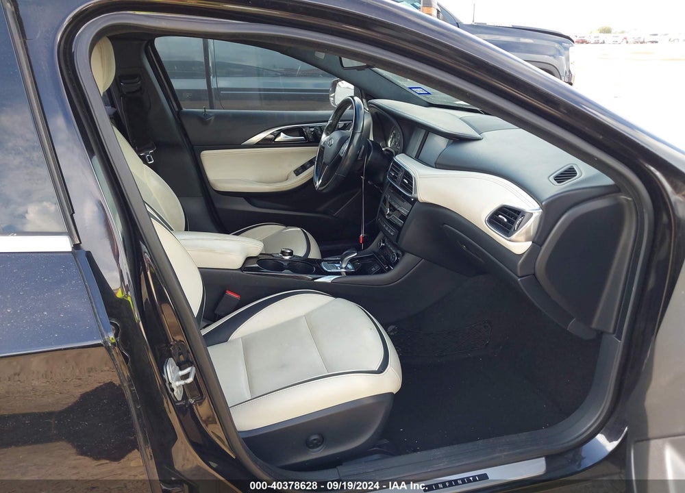 2018 INFINITI QX30 PREMIUM VIN: SJKCH5CP6JA043553