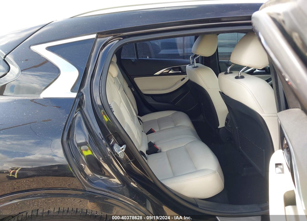2018 INFINITI QX30 PREMIUM VIN: SJKCH5CP6JA043553