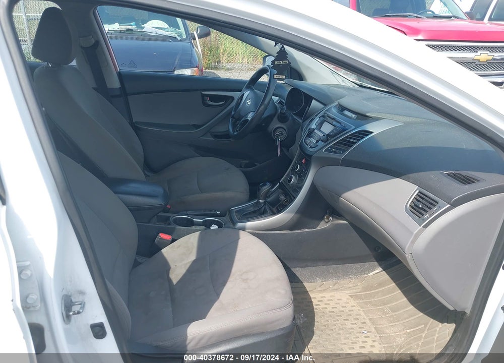 2016 HYUNDAI ELANTRA SE VIN: 5NPDH4AE5GH668224