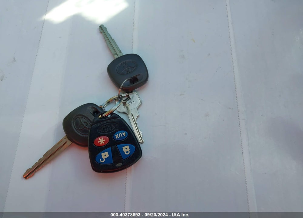 2007 TOYOTA RAV4 LIMITED VIN: JTMBD31V575068364