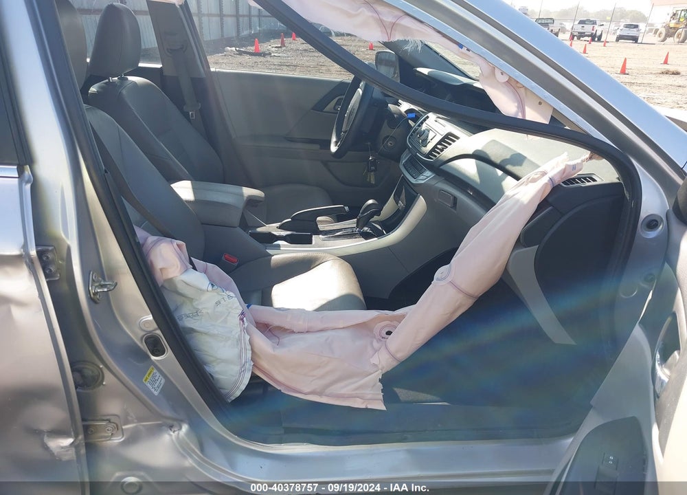 2015 HONDA ACCORD LX VIN: 1HGCR2F39FA022132