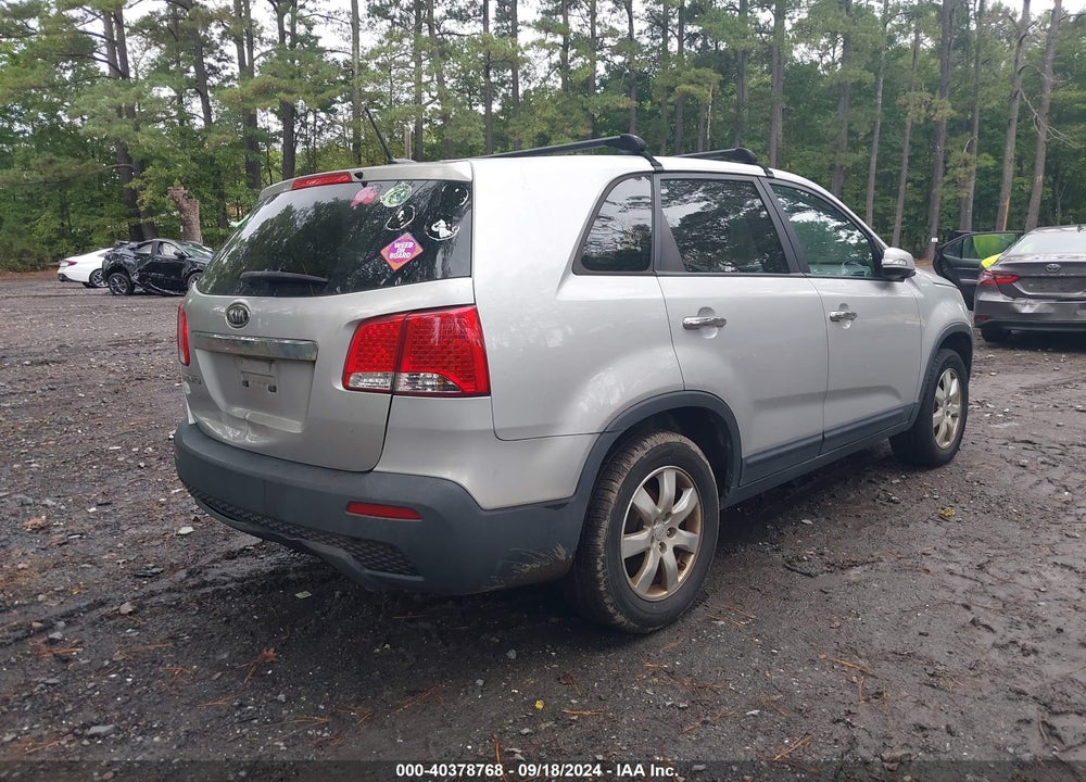 2011 KIA SORENTO LX VIN: 5XYKT3A19BG077018