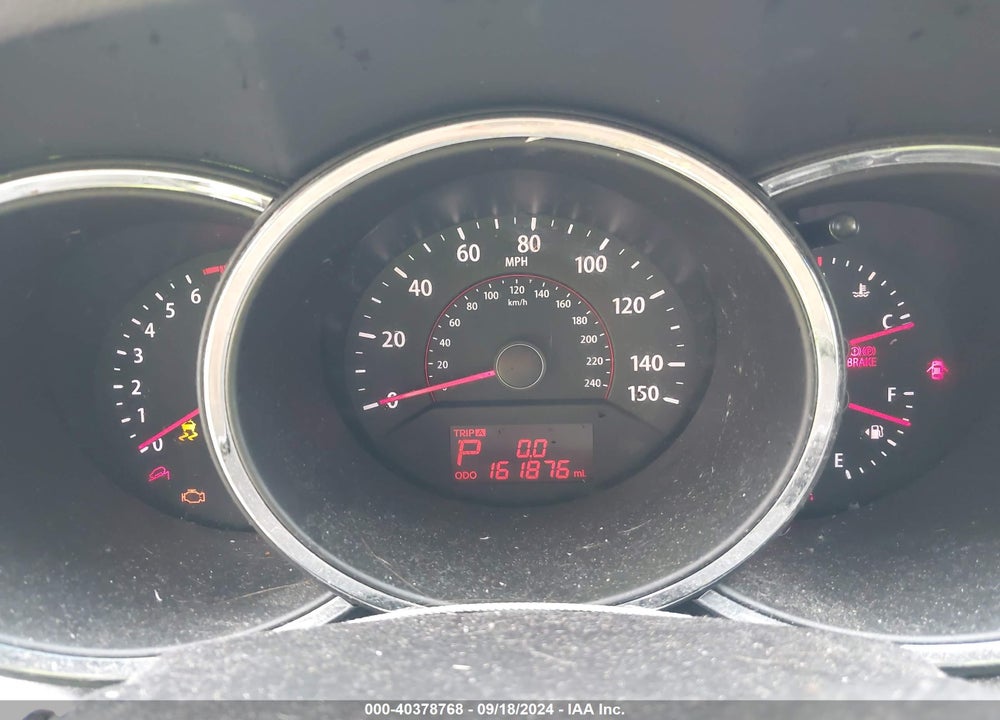 2011 KIA SORENTO LX VIN: 5XYKT3A19BG077018
