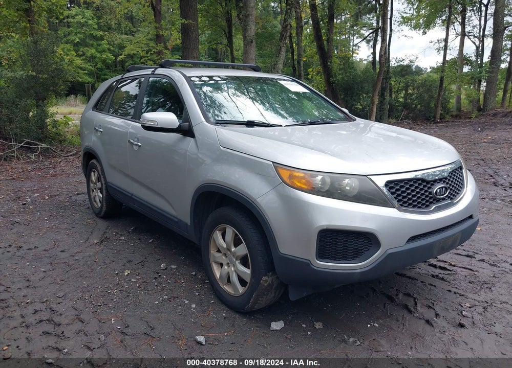 2011 KIA SORENTO LX VIN: 5XYKT3A19BG077018