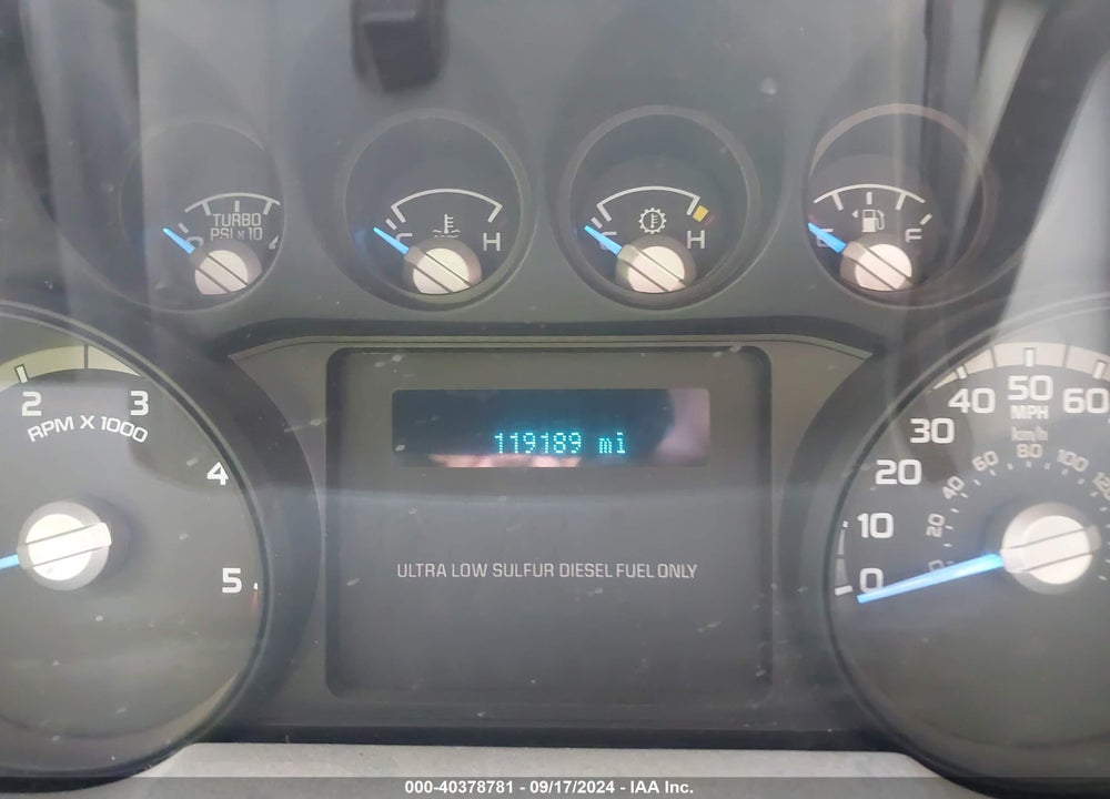 2011 FORD F-550 CHASSIS XL VIN: 1FDUF5HT0BEA21797