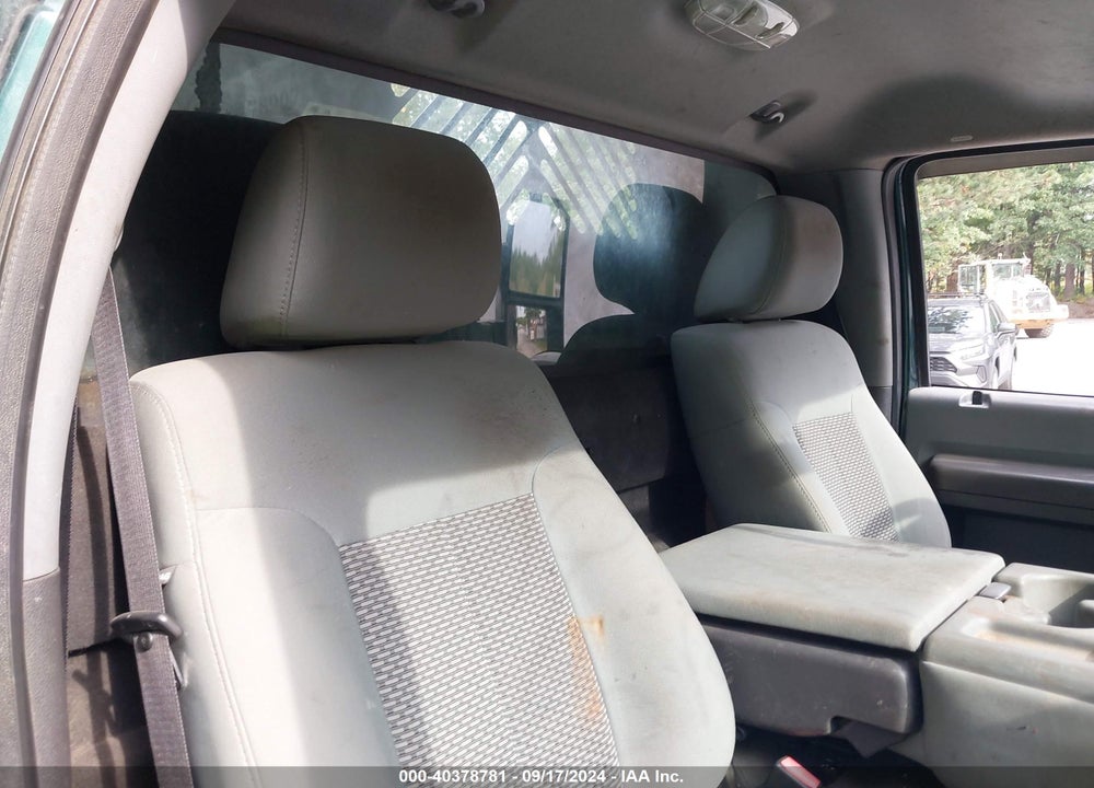 2011 FORD F-550 CHASSIS XL VIN: 1FDUF5HT0BEA21797