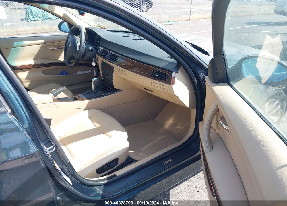 2006 BMW 325XI VIN: WBAVD13556KV04108