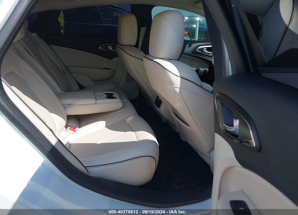2015 CHRYSLER 200 C VIN: 1C3CCCCB4FN558632