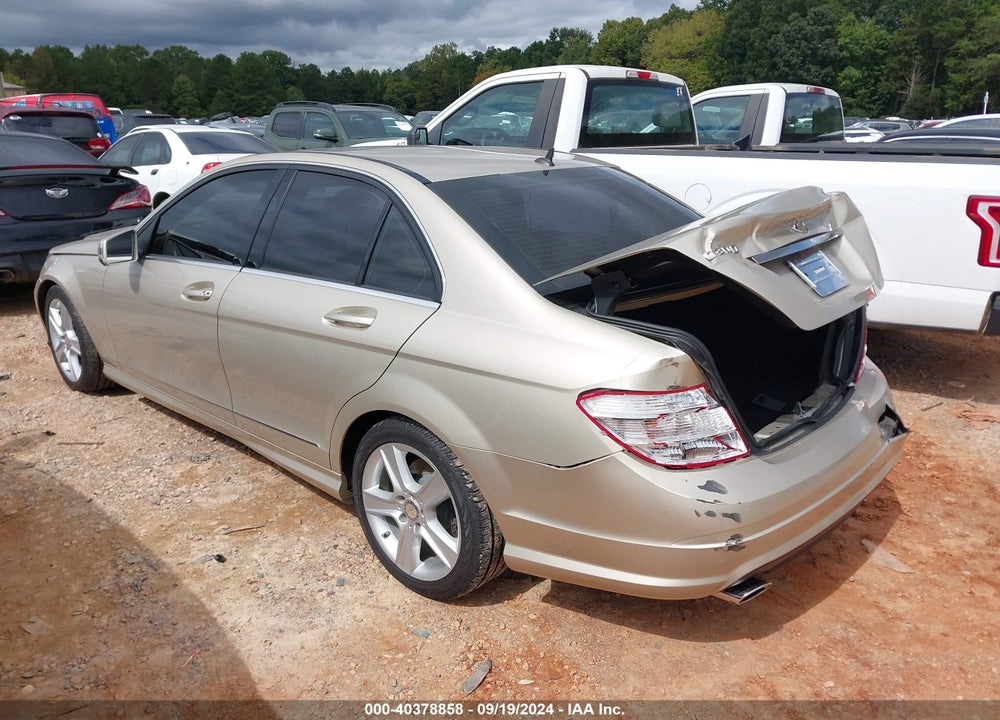 2010 MERCEDES-BENZ C 300 LUXURY/SPORT VIN: WDDGF5EB3AR096875