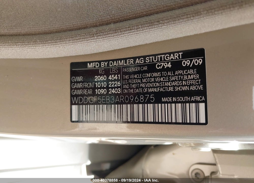 2010 MERCEDES-BENZ C 300 LUXURY/SPORT VIN: WDDGF5EB3AR096875