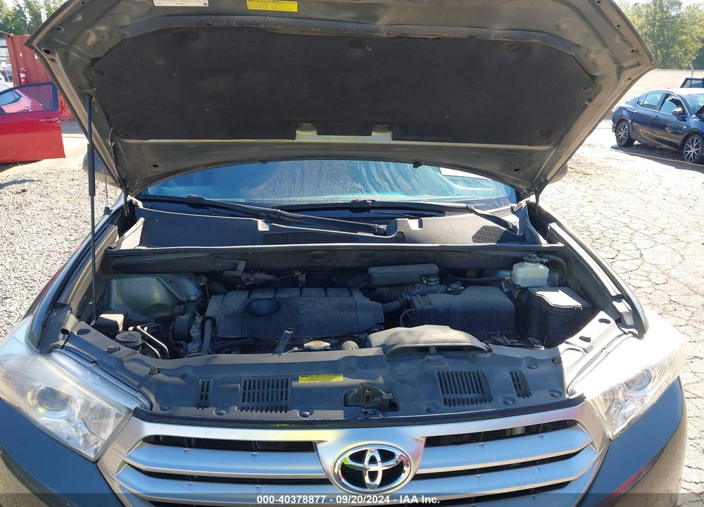2011 TOYOTA HIGHLANDER VIN: 5TDZA3EH4BS009983
