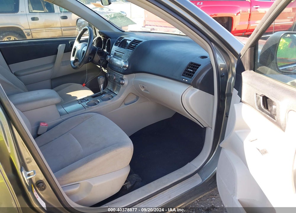 2011 TOYOTA HIGHLANDER VIN: 5TDZA3EH4BS009983