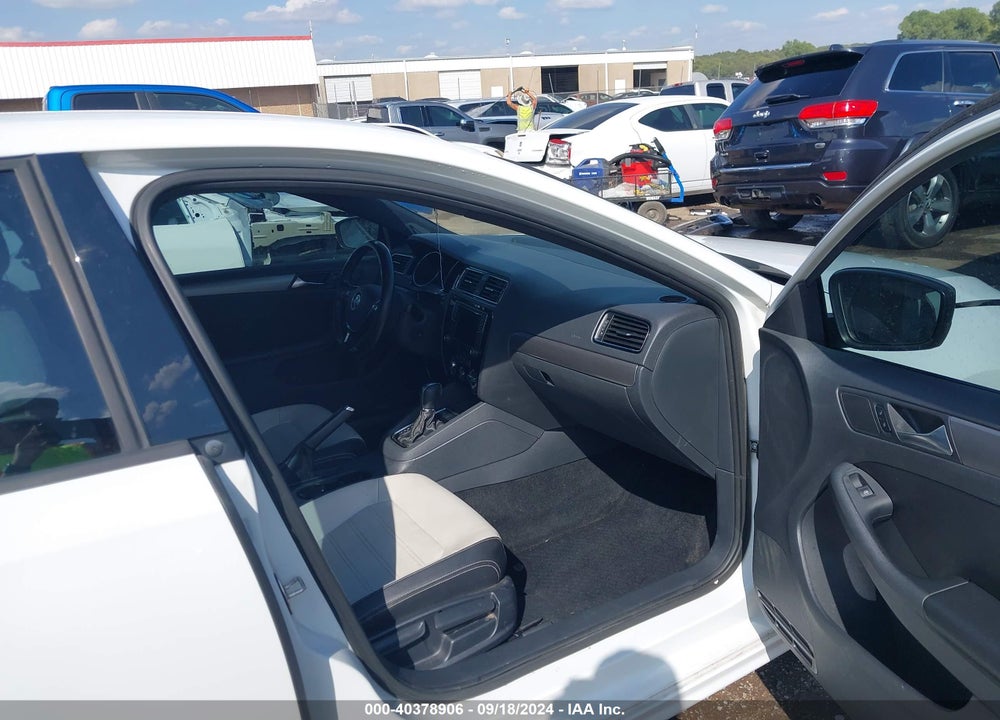 2016 VOLKSWAGEN JETTA 1.8T SPORT VIN: 3VWD17AJ6GM393070