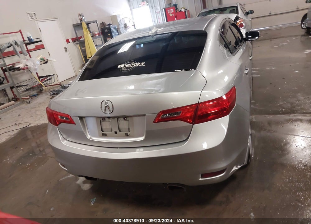2013 ACURA ILX 2.0L VIN: 19VDE1F58DE006744