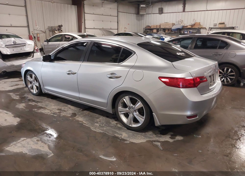 2013 ACURA ILX 2.0L VIN: 19VDE1F58DE006744