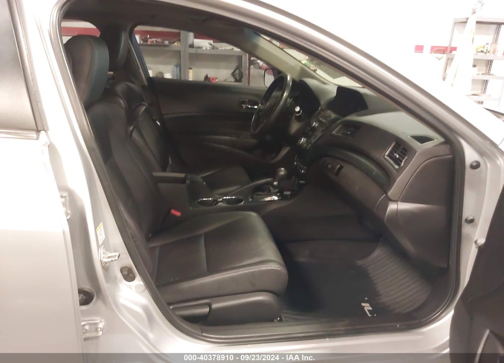 2013 ACURA ILX 2.0L VIN: 19VDE1F58DE006744