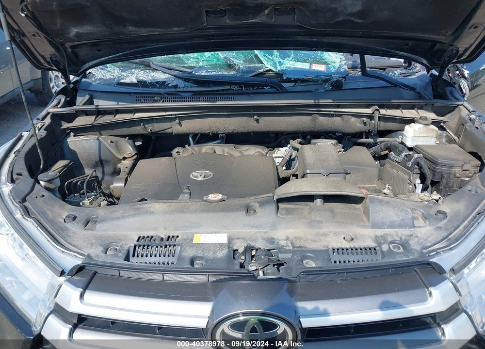 2019 TOYOTA HIGHLANDER LE VIN: 5TDBZRFH3KS713152