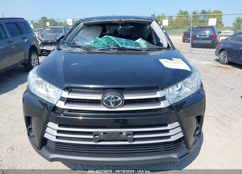 2019 TOYOTA HIGHLANDER LE VIN: 5TDBZRFH3KS713152