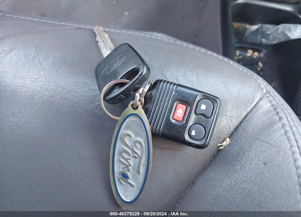 2002 FORD ESCAPE XLT VIN: 1FMCU04182KA32573