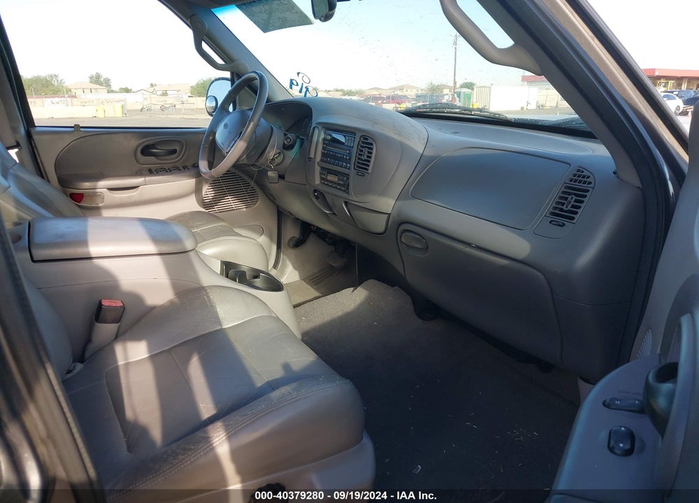 2002 FORD F-150 LARIAT/XLT VIN: 1FTRW07L32KA48735