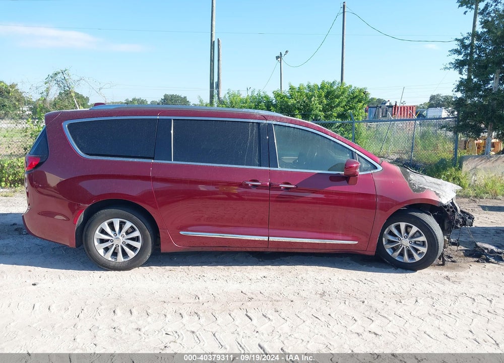 2019 CHRYSLER PACIFICA TOURING L VIN: 2C4RC1BG2KR704742