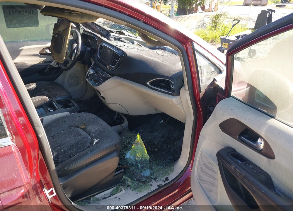 2019 CHRYSLER PACIFICA TOURING L VIN: 2C4RC1BG2KR704742
