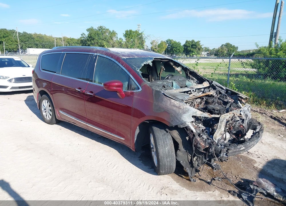 2019 CHRYSLER PACIFICA TOURING L VIN: 2C4RC1BG2KR704742