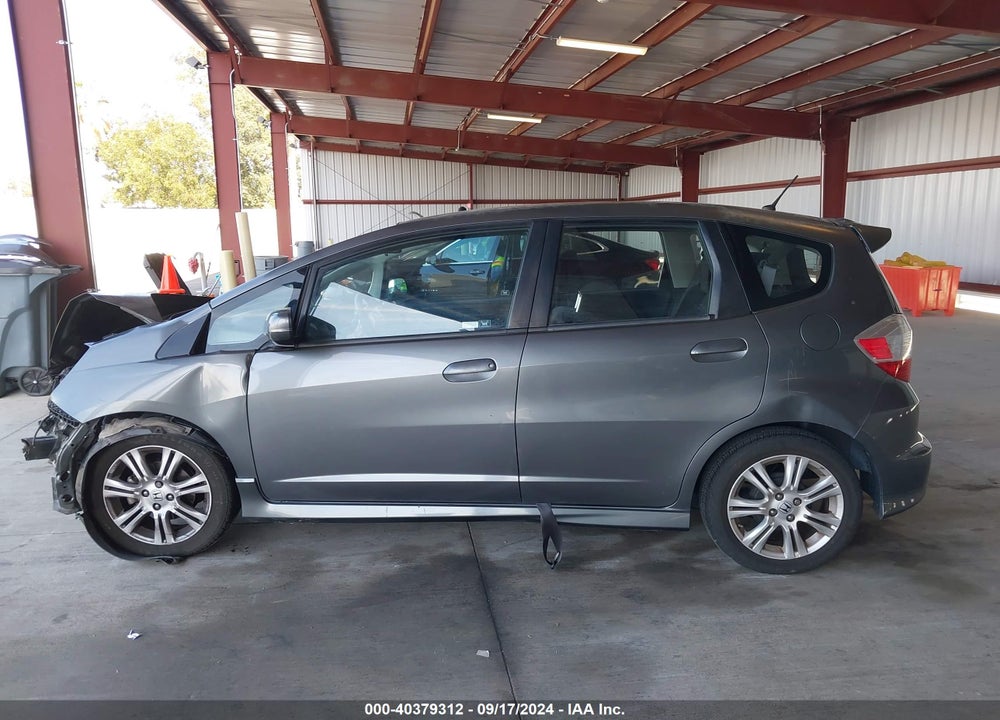 2011 HONDA FIT SPORT VIN: JHMGE8H51BS011190