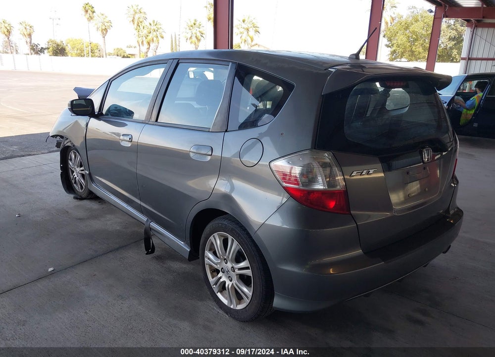 2011 HONDA FIT SPORT VIN: JHMGE8H51BS011190