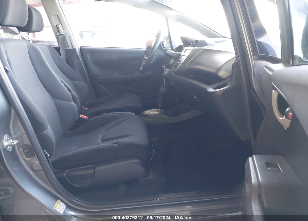 2011 HONDA FIT SPORT VIN: JHMGE8H51BS011190