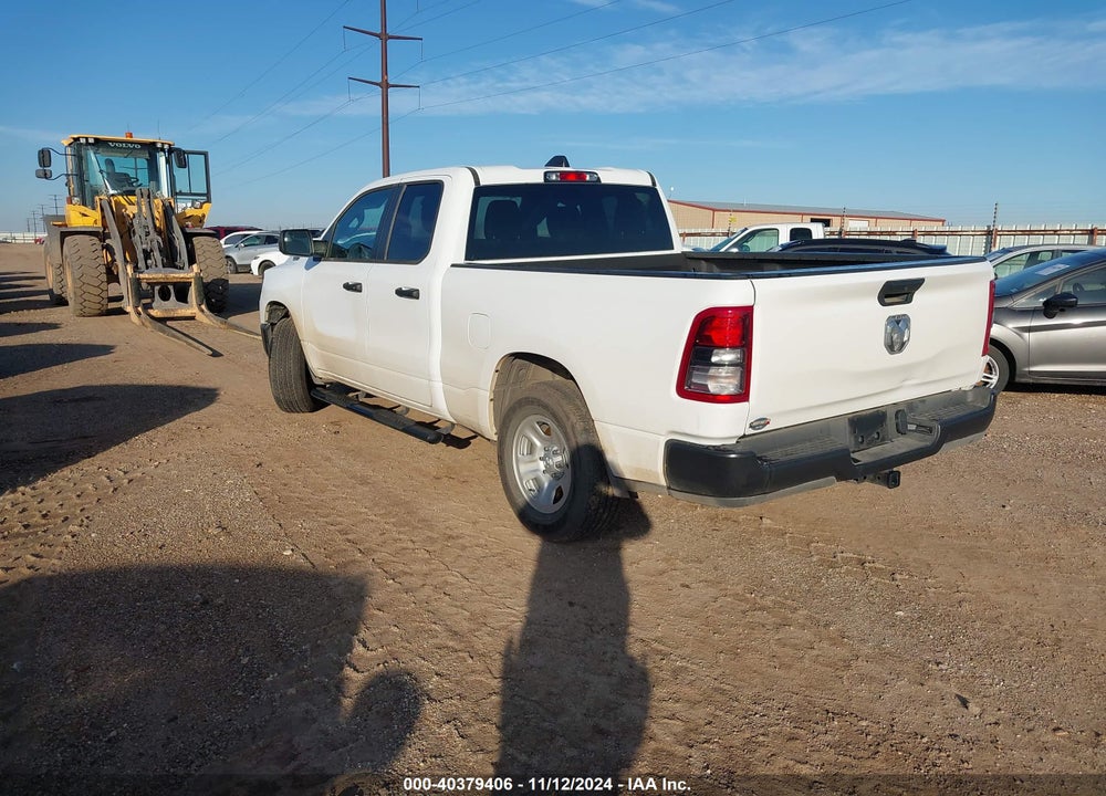 2024 RAM 1500 TRADESMAN QUAD CAB 4X2 6'4 BOX VIN: 1C6SRECG7RN122818