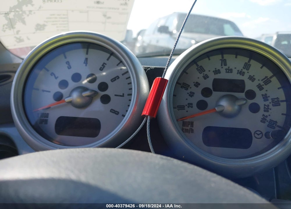 2006 MINI COOPER S VIN: WMWRE33566TL21319