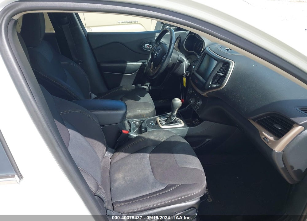 2016 JEEP CHEROKEE LATITUDE VIN: 1C4PJLCB0GW275580