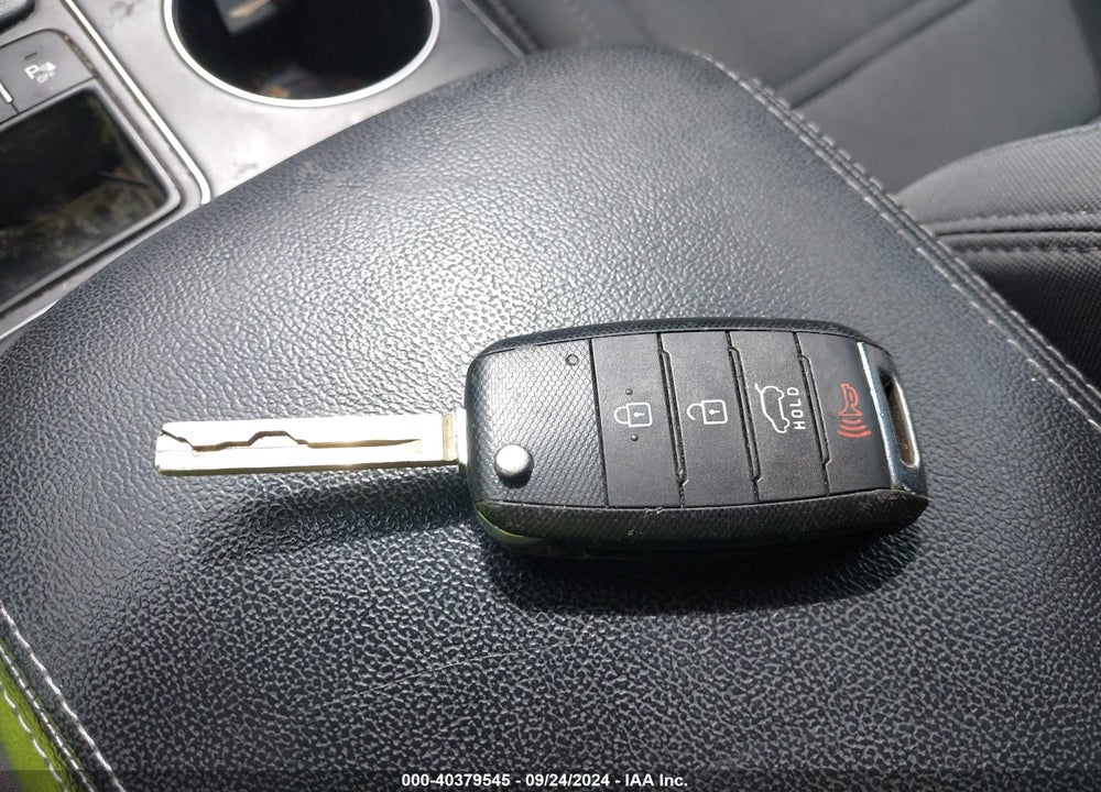 2016 KIA SORENTO 2.4L LX VIN: 5XYPG4A35GG007475