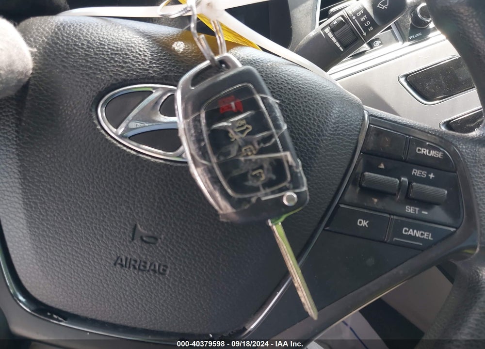 2015 HYUNDAI SONATA SE VIN: 5NPE24AF3FH004548