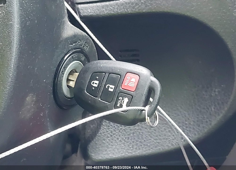 2019 TOYOTA COROLLA LE VIN: 5YFBURHE0KP946321