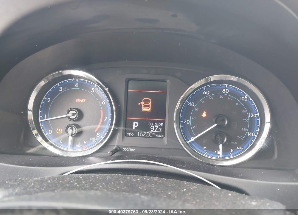 2019 TOYOTA COROLLA LE VIN: 5YFBURHE0KP946321