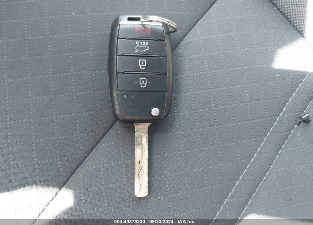 2017 KIA SORENTO 2.4L LX VIN: 5XYPG4A3XHG219788