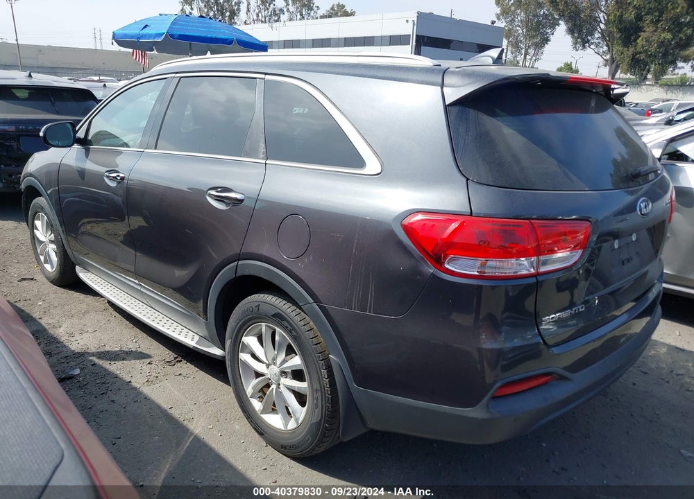 2017 KIA SORENTO 2.4L LX VIN: 5XYPG4A3XHG219788