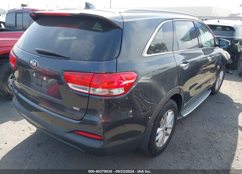 2017 KIA SORENTO 2.4L LX VIN: 5XYPG4A3XHG219788