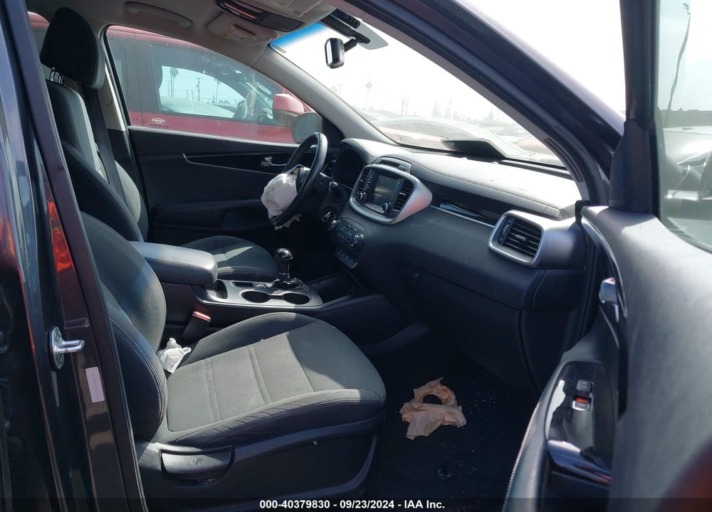 2017 KIA SORENTO 2.4L LX VIN: 5XYPG4A3XHG219788