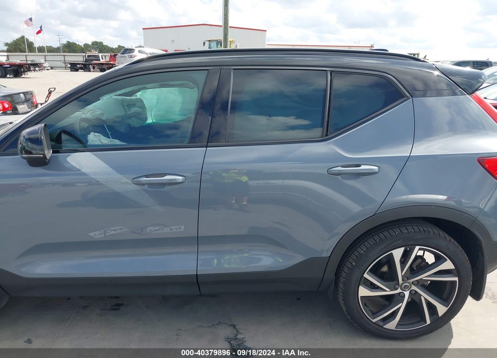 2021 VOLVO XC40 T4 R-DESIGN VIN: YV4AC2HM3M2564389