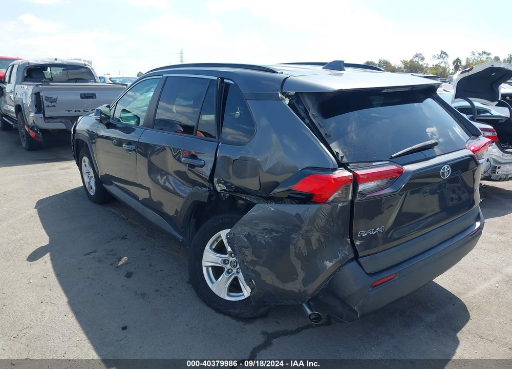 2019 TOYOTA RAV4 XLE VIN: 2T3W1RFV8KW020753