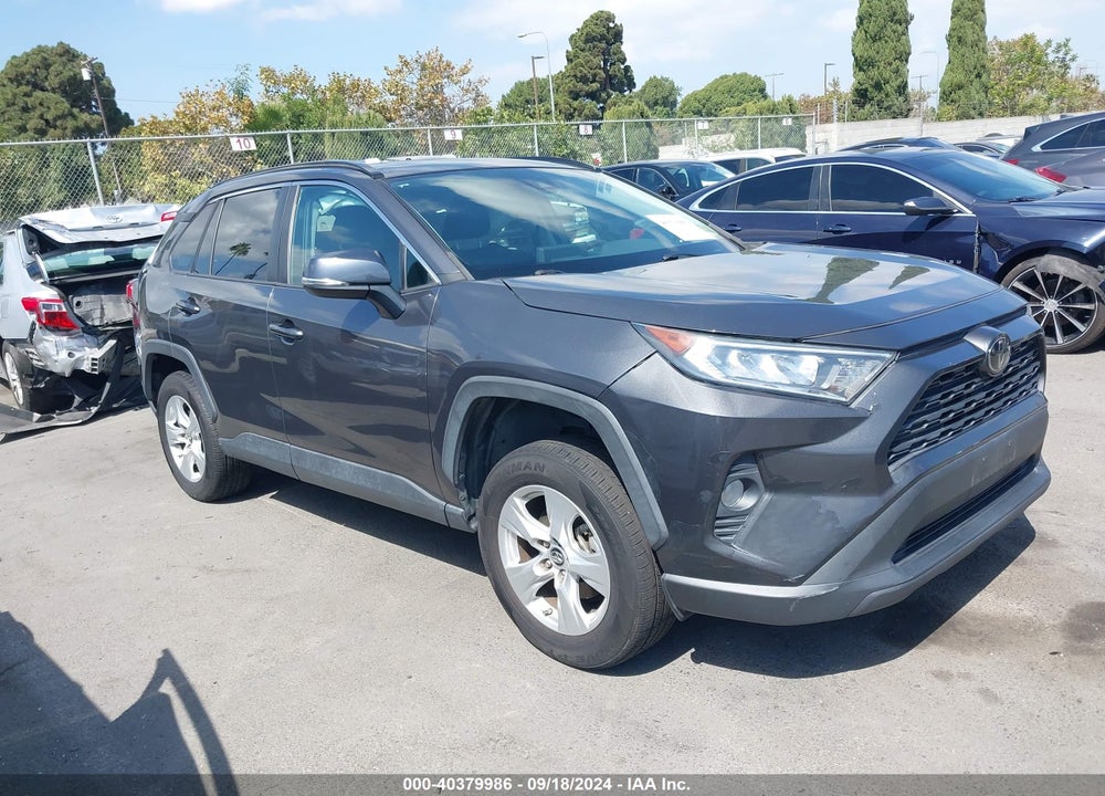 2019 TOYOTA RAV4 XLE VIN: 2T3W1RFV8KW020753