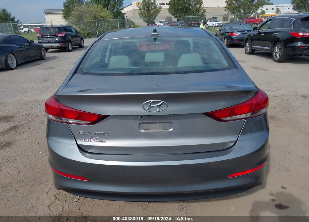 2018 HYUNDAI ELANTRA SEL VIN: 5NPD84LF2JH365303