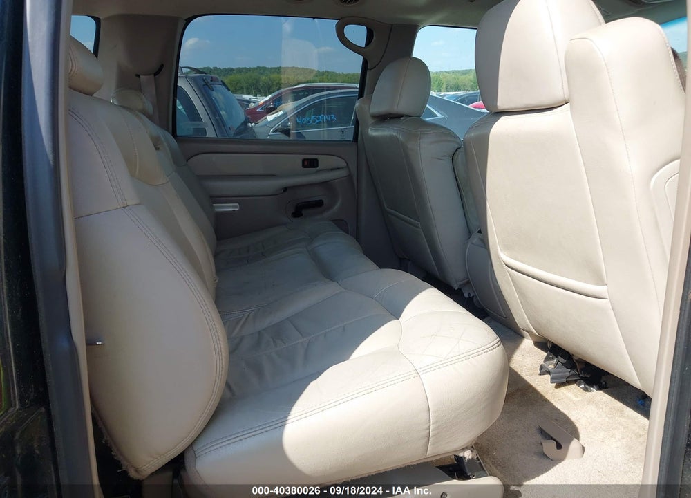 2001 CHEVROLET SUBURBAN 1500 LT VIN: 3GNFK16T91G282137
