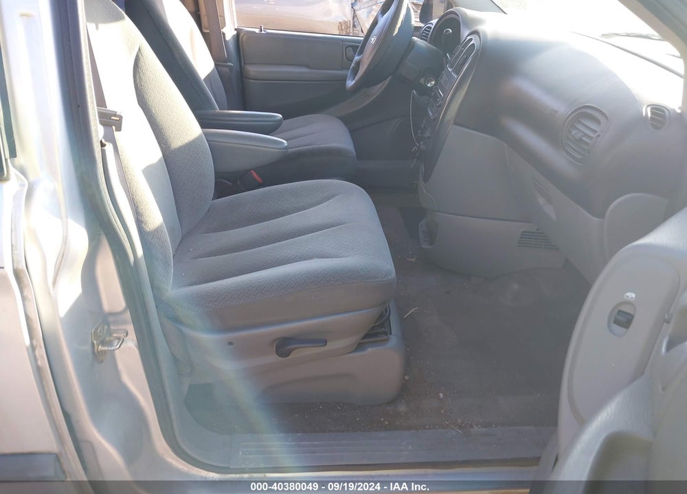 2005 DODGE CARAVAN SXT VIN: 1D4GP45R15B393059