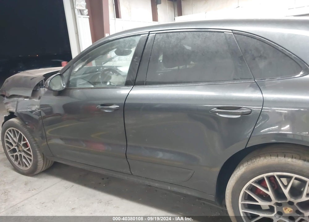 2017 PORSCHE MACAN TURBO VIN: WP1AF2A51HLB60812